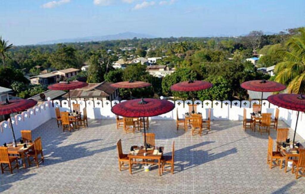 Myat Nan Taw Hotel Loikaw Eksteriør billede