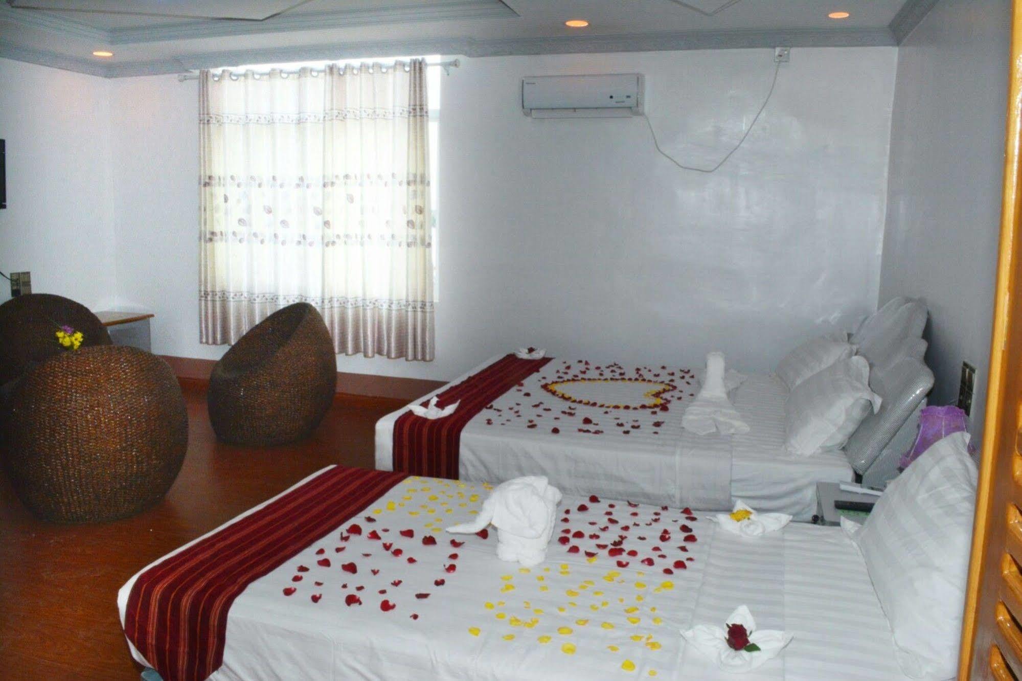 Myat Nan Taw Hotel Loikaw Eksteriør billede