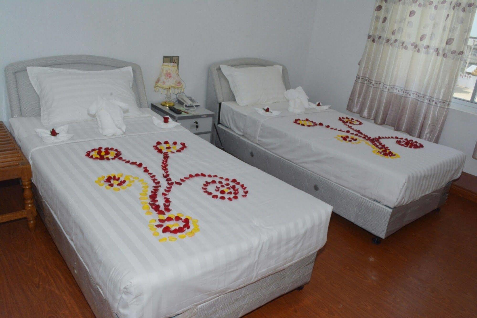 Myat Nan Taw Hotel Loikaw Eksteriør billede