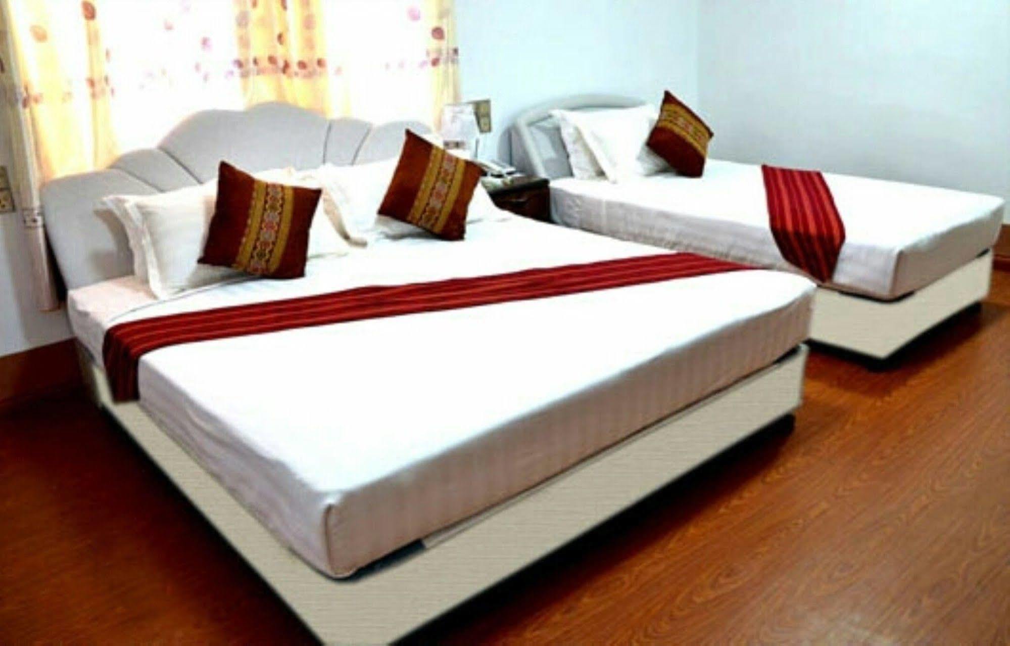Myat Nan Taw Hotel Loikaw Eksteriør billede