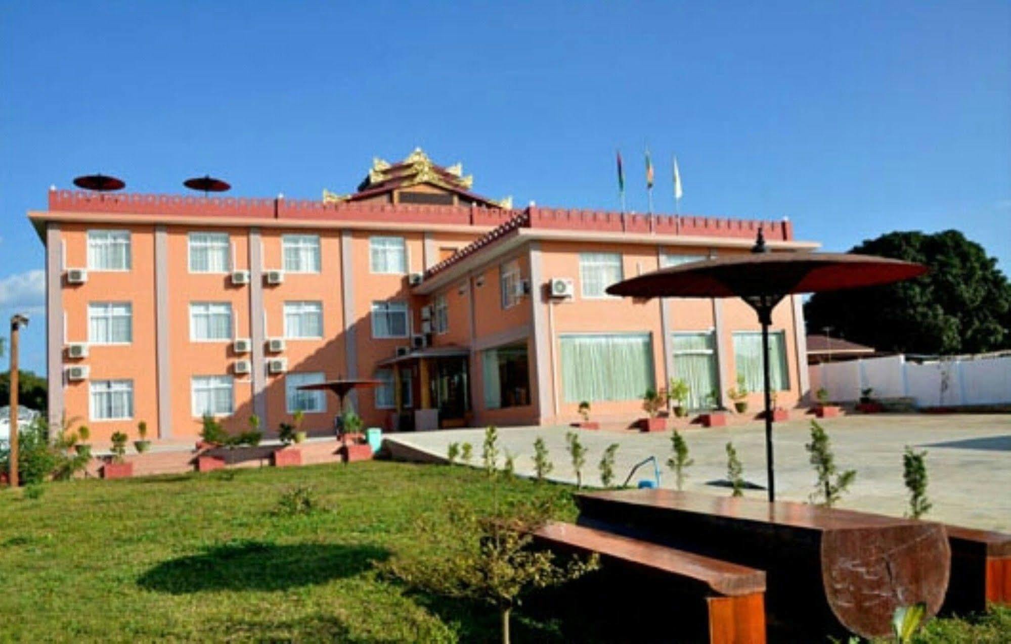 Myat Nan Taw Hotel Loikaw Eksteriør billede