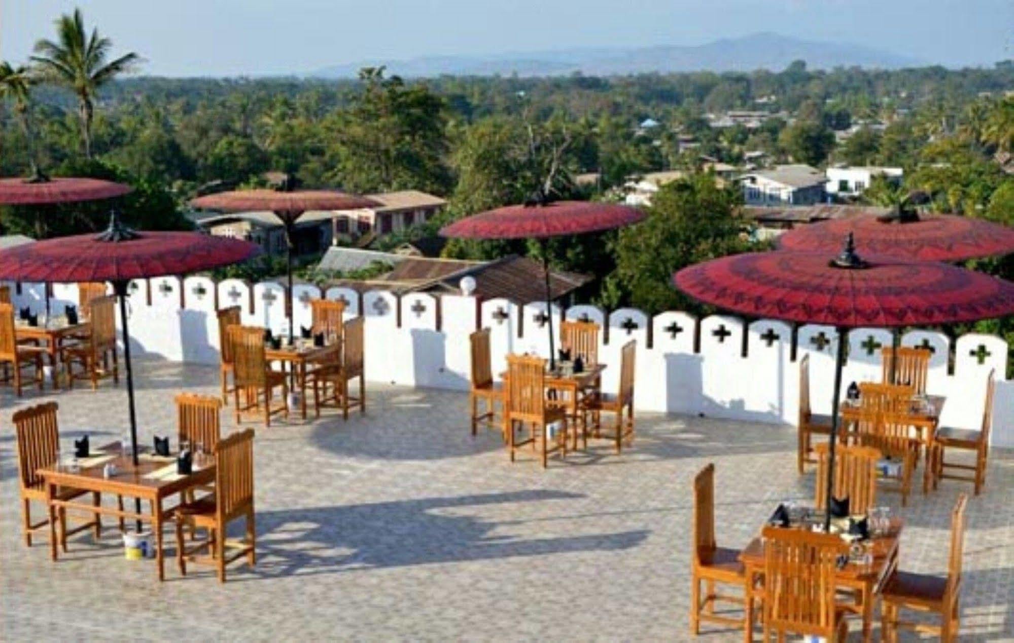 Myat Nan Taw Hotel Loikaw Eksteriør billede