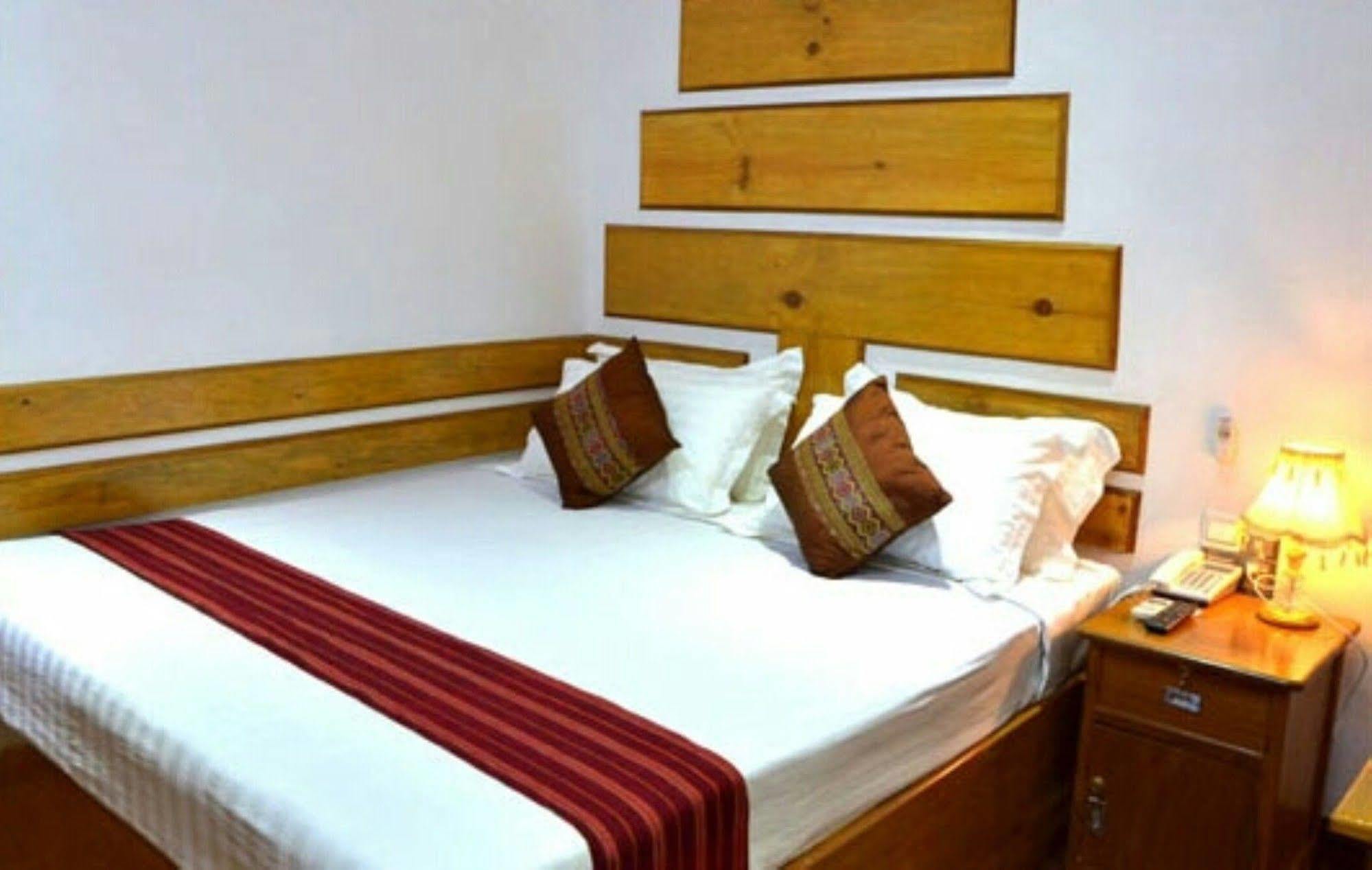 Myat Nan Taw Hotel Loikaw Eksteriør billede